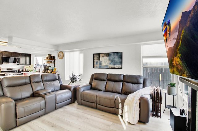 8314 Windwood Way, Elk Grove, CA 95758