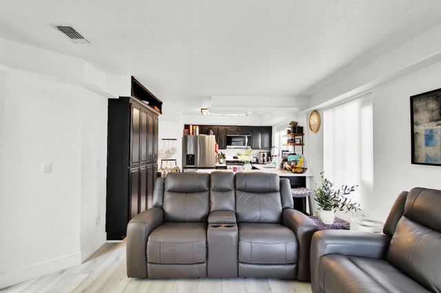 8314 Windwood Way, Elk Grove, CA 95758