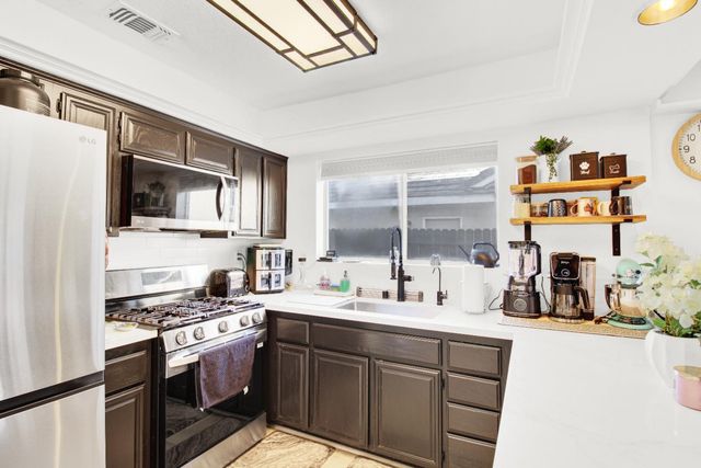 8314 Windwood Way, Elk Grove, CA 95758