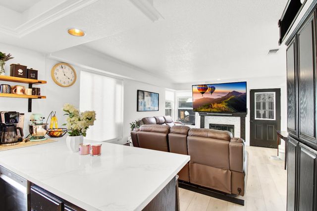 8314 Windwood Way, Elk Grove, CA 95758