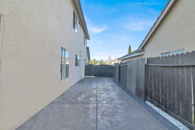 8314 Windwood Way, Elk Grove, CA 95758