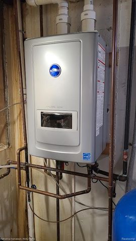 11133 Hannah Jane Drive, Handy Township, MI 48836