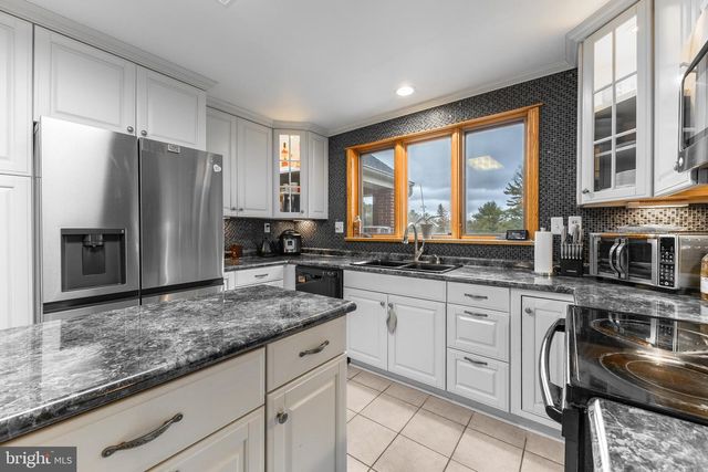 1329 ZION RD, Bellefonte, PA 16823