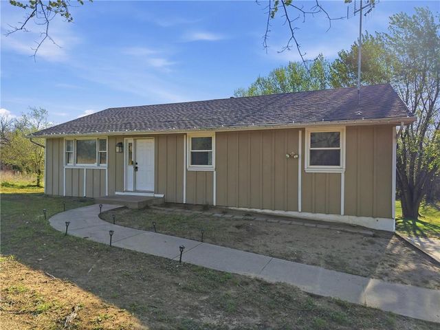 11056 230th Street, Linwood, KS 66052