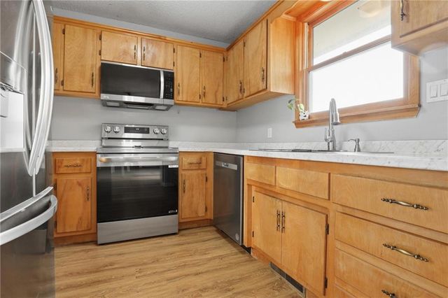 11056 230th Street, Linwood, KS 66052