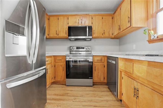 11056 230th Street, Linwood, KS 66052