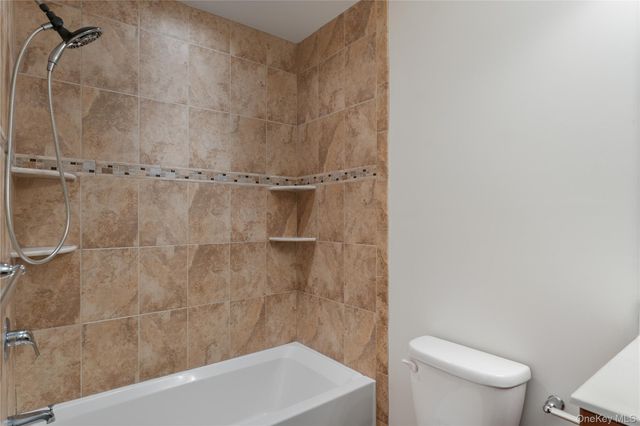 9 Ralph Brach Drive, Wallkill, NY 12589