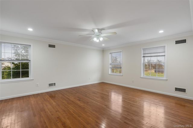 9 Ralph Brach Drive, Wallkill, NY 12589