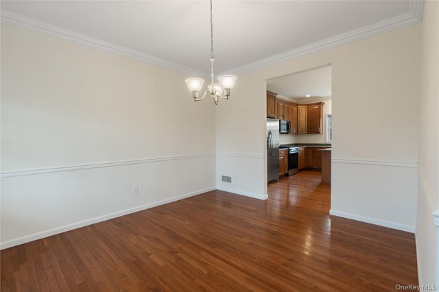 9 Ralph Brach Drive, Wallkill, NY 12589