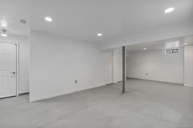 9 Ralph Brach Drive, Wallkill, NY 12589