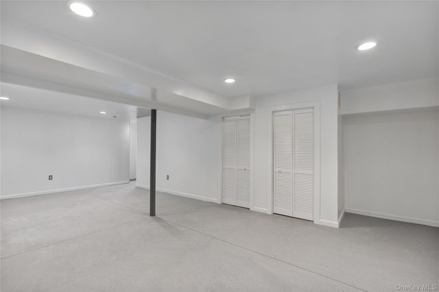 9 Ralph Brach Drive, Wallkill, NY 12589