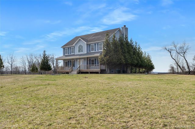 9 Ralph Brach Drive, Wallkill, NY 12589