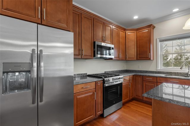 9 Ralph Brach Drive, Wallkill, NY 12589