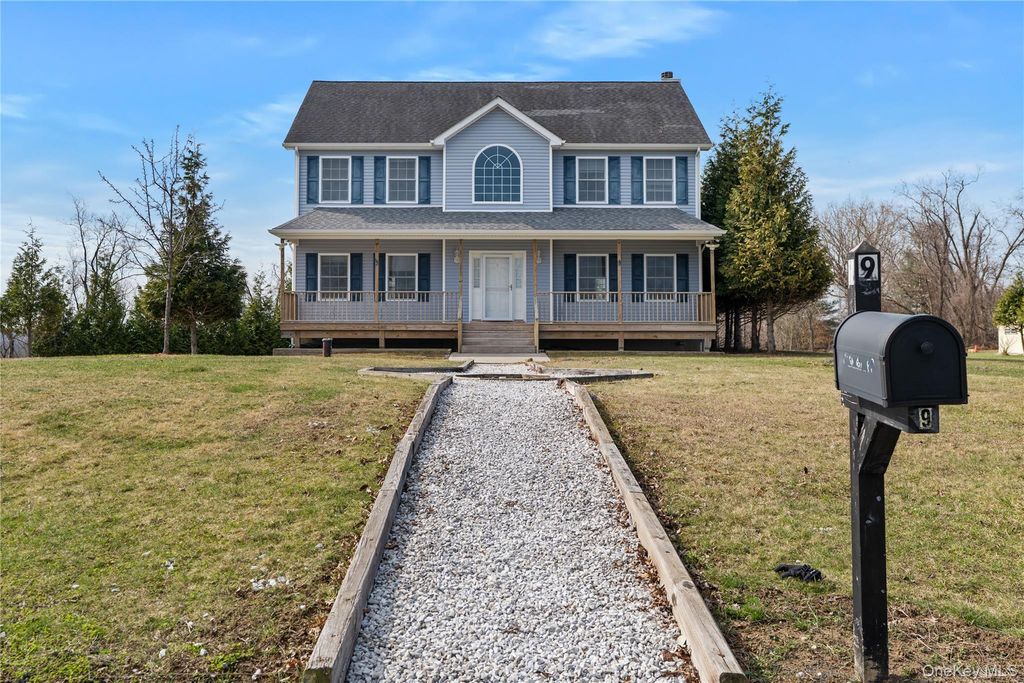 9 Ralph Brach Drive, Wallkill, NY 12589