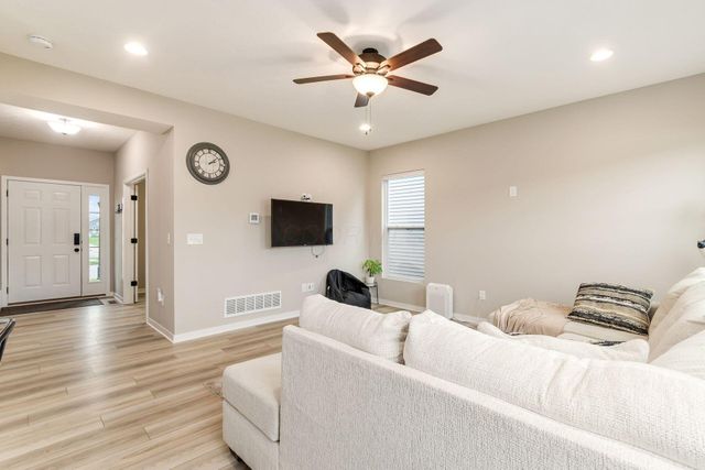 1159 Speedliner Drive, Plain City, OH 43064
