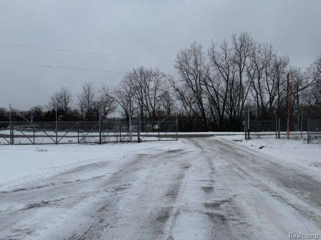 4096 N Dort Highway, Flint, MI 48506