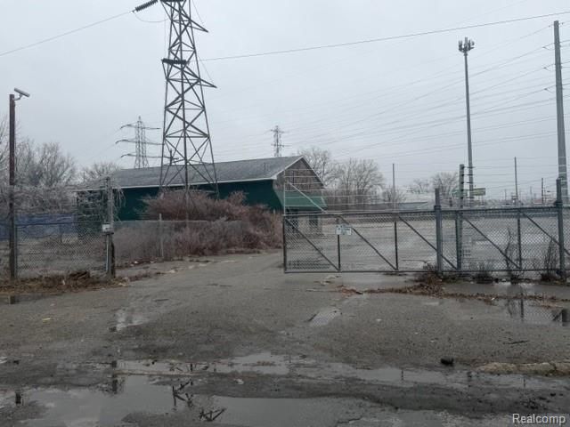 4096 N Dort Highway, Flint, MI 48506
