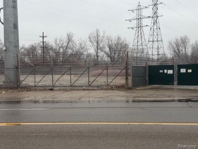 4096 N Dort Highway, Flint, MI 48506