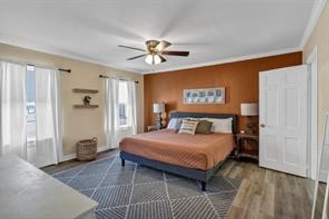 201 S Jones Street, Granbury, TX 76048