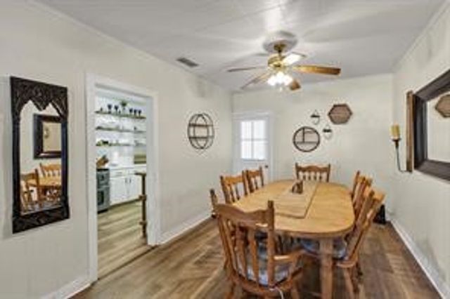 201 S Jones Street, Granbury, TX 76048