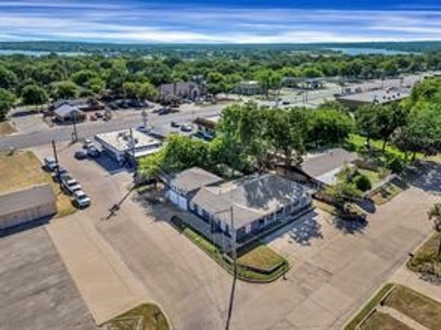 201 S Jones Street, Granbury, TX 76048