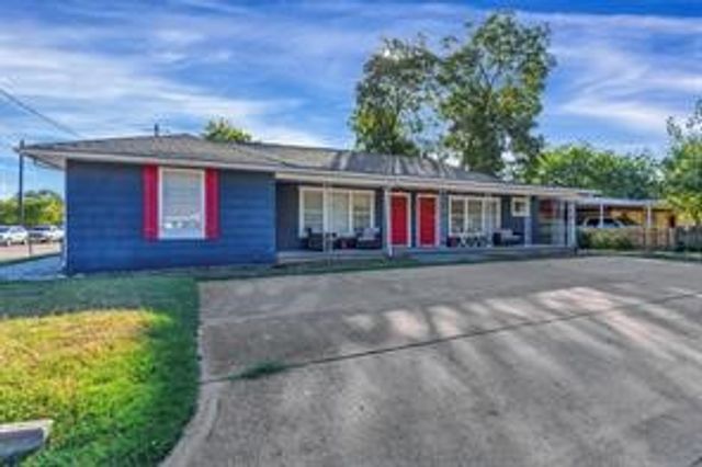 201 S Jones Street, Granbury, TX 76048