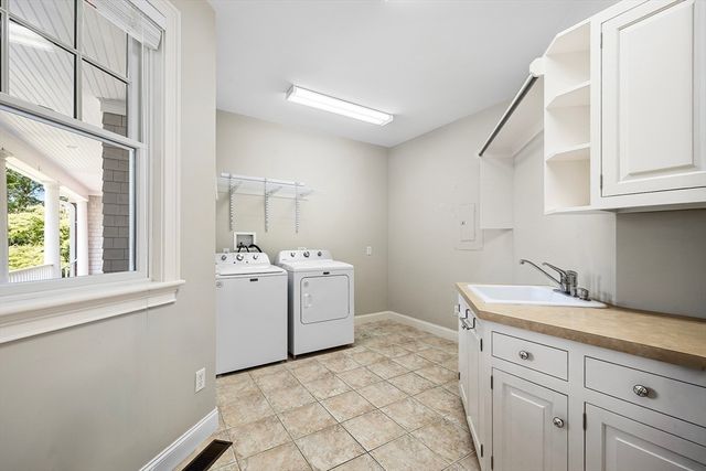 24 White Alder Way, Dartmouth, MA 02748