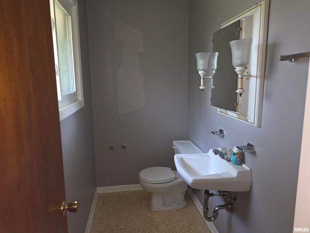 2608 W FREMONT Street, Peoria, IL 61605