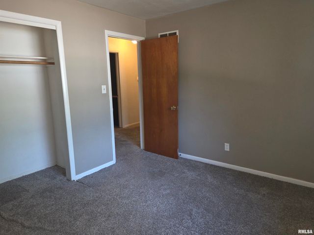 2608 W FREMONT Street, Peoria, IL 61605
