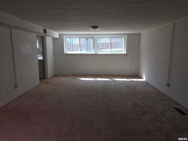 2608 W FREMONT Street, Peoria, IL 61605