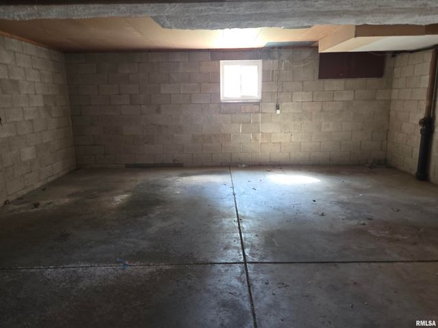 2608 W FREMONT Street, Peoria, IL 61605