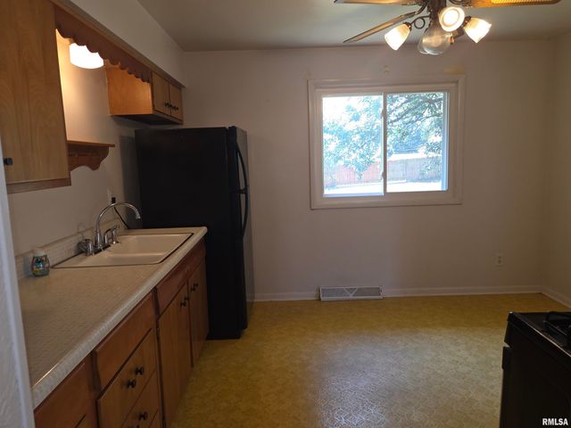2608 W FREMONT Street, Peoria, IL 61605