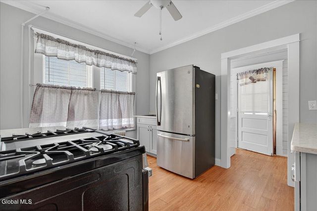 99 James Street, Green Island, NY 12183