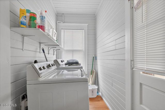 99 James Street, Green Island, NY 12183