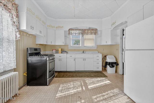 99 James Street, Green Island, NY 12183