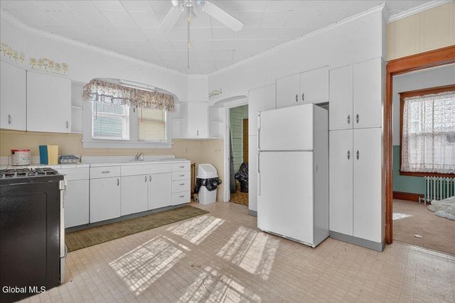 99 James Street, Green Island, NY 12183