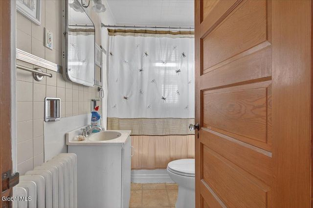 99 James Street, Green Island, NY 12183