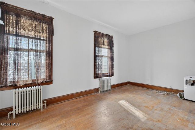 99 James Street, Green Island, NY 12183