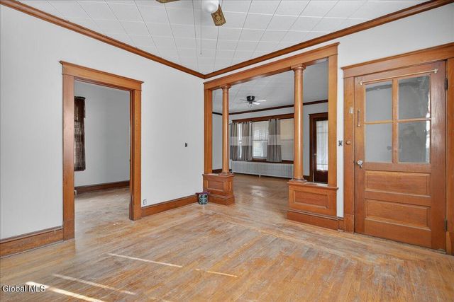 99 James Street, Green Island, NY 12183