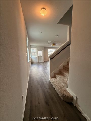 982 Rice Drive, Bryan, TX 77803