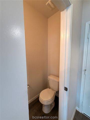 982 Rice Drive, Bryan, TX 77803
