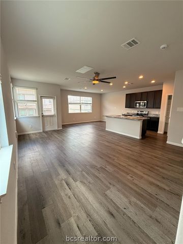 982 Rice Drive, Bryan, TX 77803