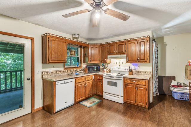 16600 Center Hill Dam Rd, Silver Point, TN 38582