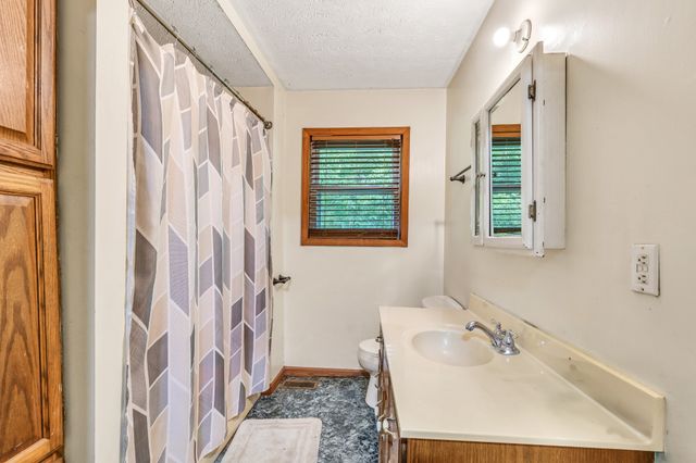 16600 Center Hill Dam Rd, Silver Point, TN 38582