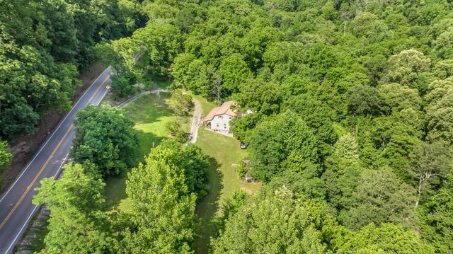 16600 Center Hill Dam Rd, Silver Point, TN 38582
