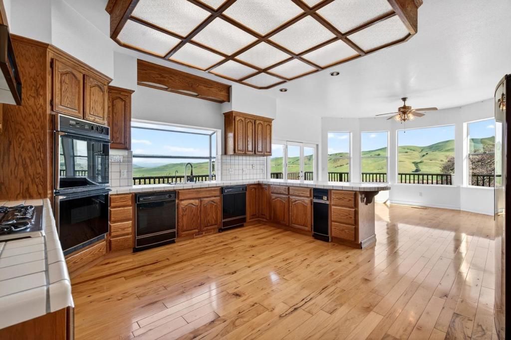 Image 17 of property listing at 1500 Old Airline Highway, Paicines, CA 95043