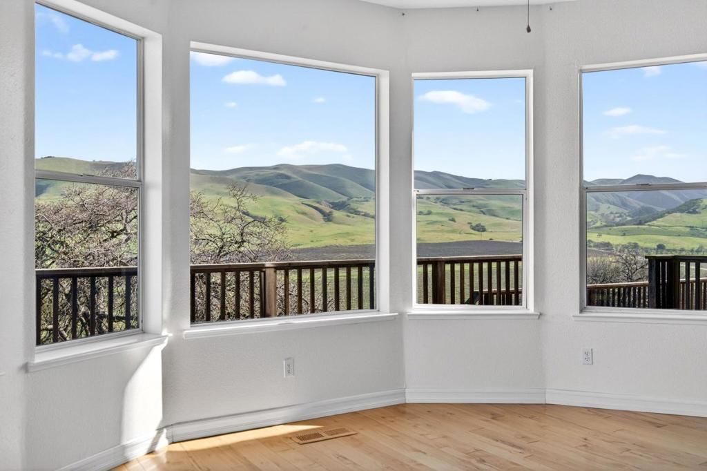 Image 23 of property listing at 1500 Old Airline Highway, Paicines, CA 95043
