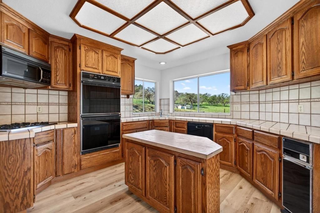 Image 60 of property listing at 1500 Old Airline Highway, Paicines, CA 95043