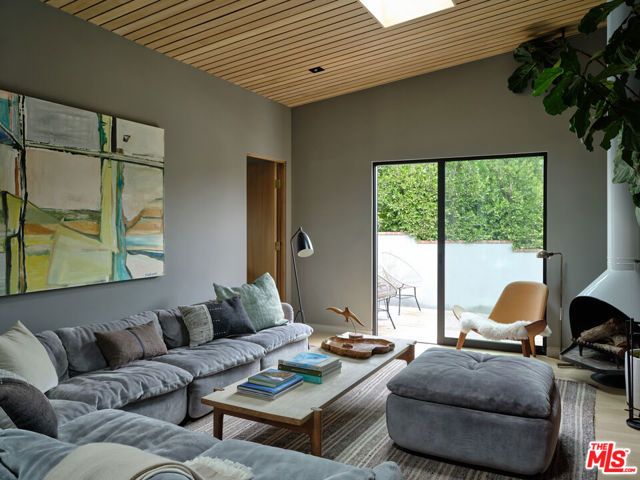 6738 Wildlife Road, Malibu, CA 90265
