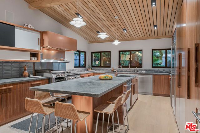 6738 Wildlife Road, Malibu, CA 90265